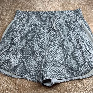 Balance Athletica Breeze Shorts Boa Animal Print